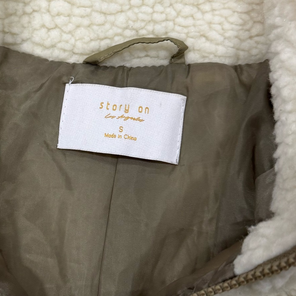 Colorblock Faux Shearling Jacket - Picture 7 of 7